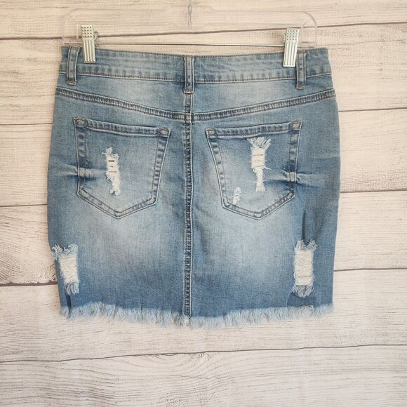 Forever 21 juniors Medium light wash distressed mini skirt - Picture 5 of 7
